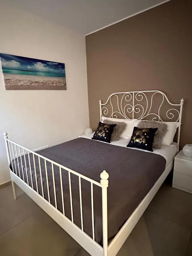 Apartments Ennio Top Class Bari 0*,  Italy
