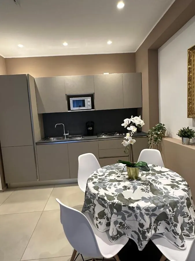 Apartments Ennio Top Class Bari 0*,