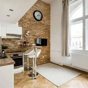 https://design-central-apartments.inbudapesthotels.com